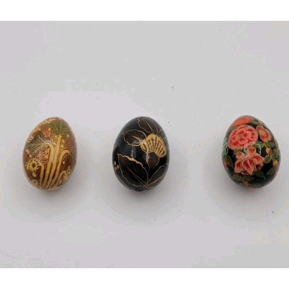 Set Of 3 Handpainted Detailed Laquered Eggs